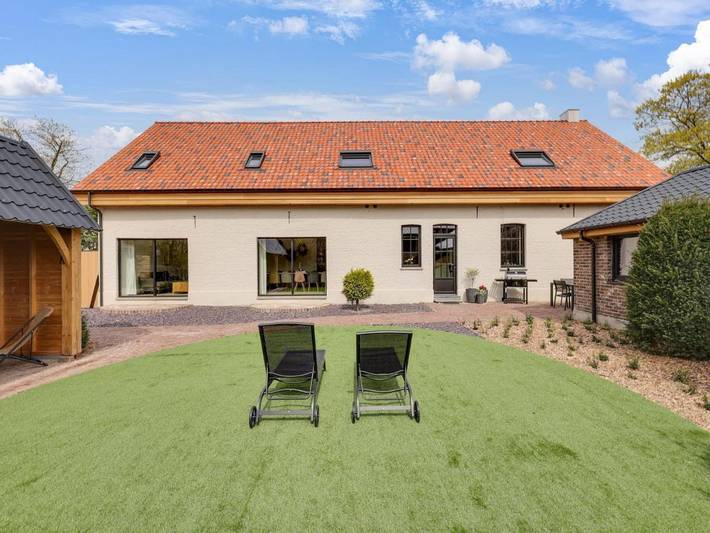 Ferienhaus für 8 Personen, mit Whirlpool und Terrasse sowie Garten und Ausblick in Meeuwen-Gruitrode