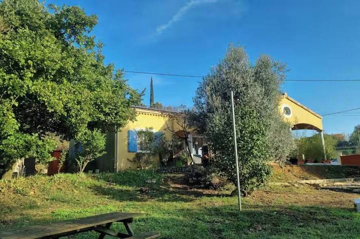 Location de vacances pour 6 personnes, animaux acceptés dans Saint-Julien-en-Saint-Alban