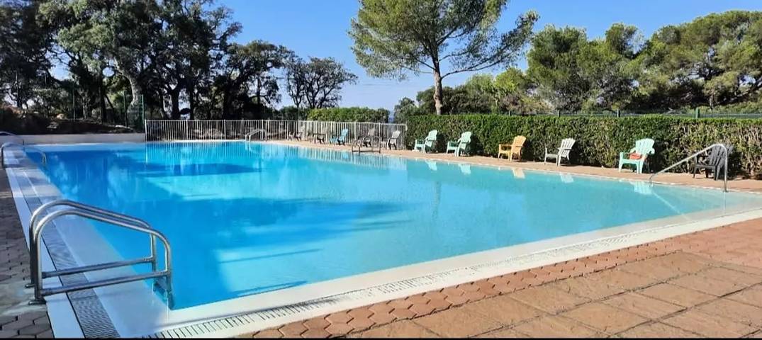 Villa pour 4 personnes, avec jardin et piscine à Saint-Raphaël