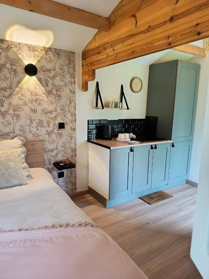 La cabane au bout du Thérain in Herchies, Oise