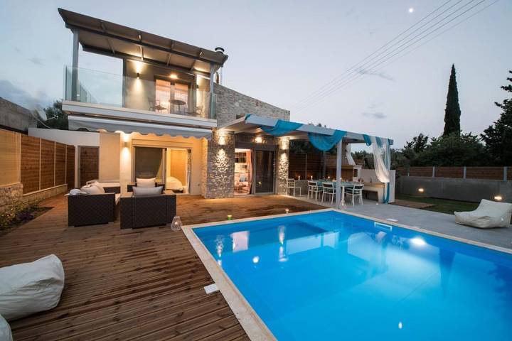 Villa voor 5 personen, with zwembad and tuin as well as whirlpool, kindvriendelijk op Lefkada