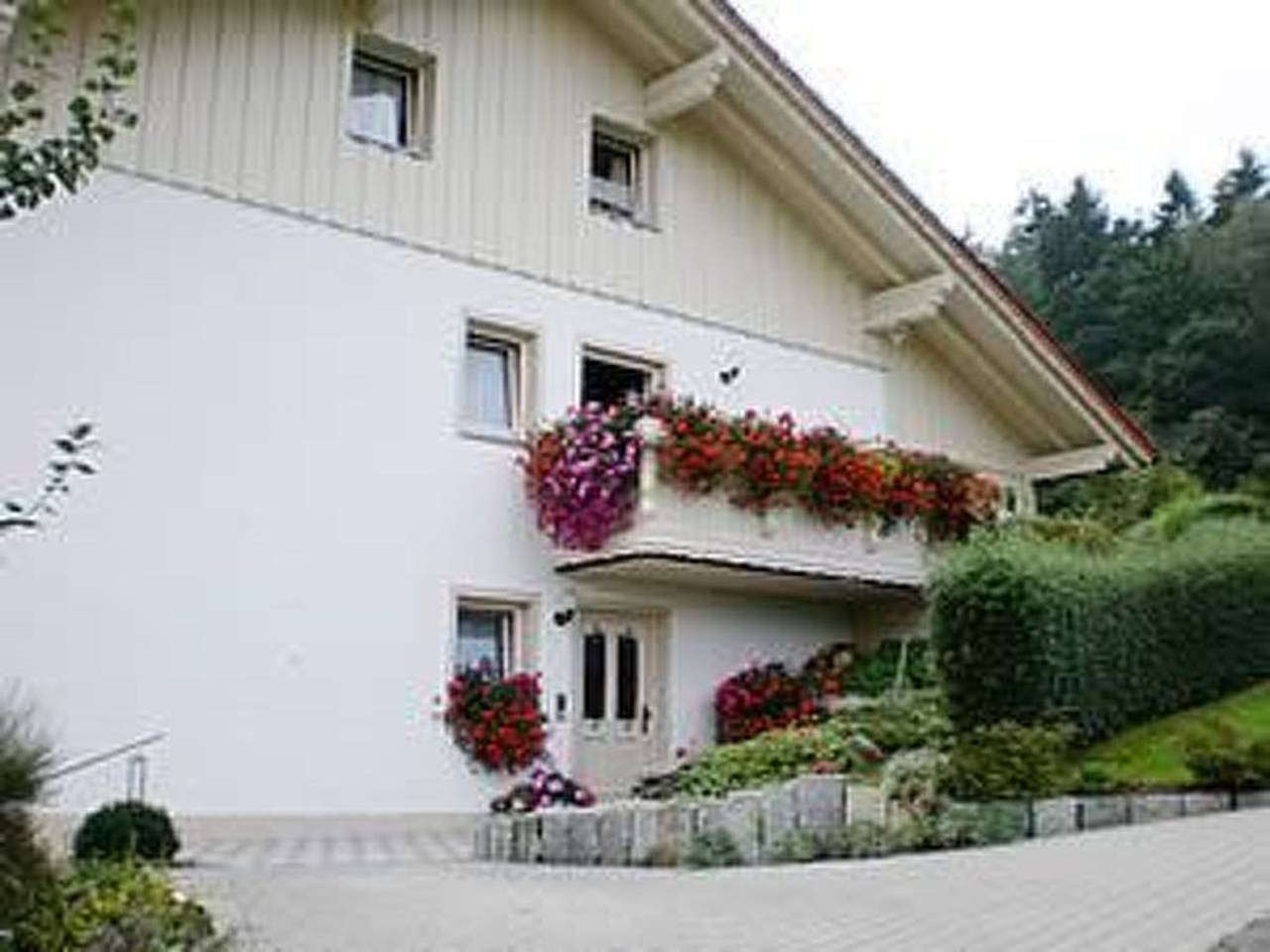 Ganze Wohnung, Mit sonniger Terrasse und Ausblick in Prackenbach, Ostbayern
