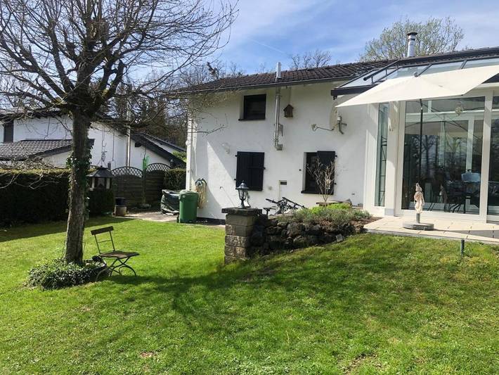 Ferienhaus für 4 Personen, mit Ausblick und Garten in Lissendorf