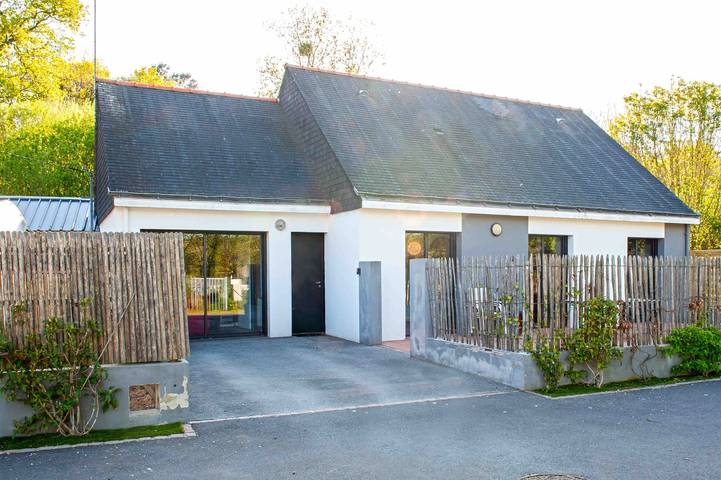 Maison de vacances 'Charmante Contemporaine' avec terrasse partagée in Brech, Côte des Mégalithes