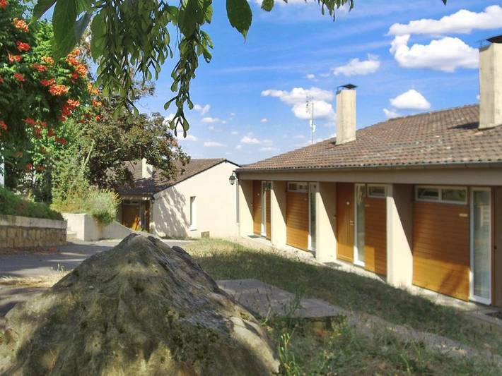 Gîte pour 5 personnes, avec bassin pour enfant dans Lac de Chambon - 2