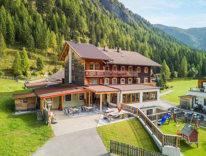 Ferienhaus für 6 Personen, mit Balkon und Terrasse sowie Garten