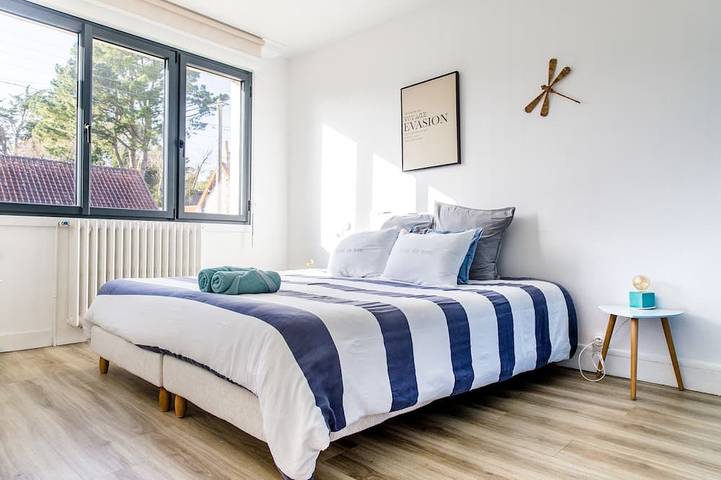 2-bedroom family home with garden near beach and shops in Barneville-Carteret, Côte de la Déroute