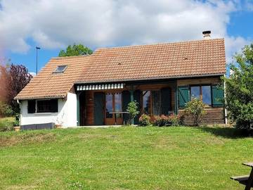 Location de vacances pour 5 personnes, avec jardin à Saint-Diéry
