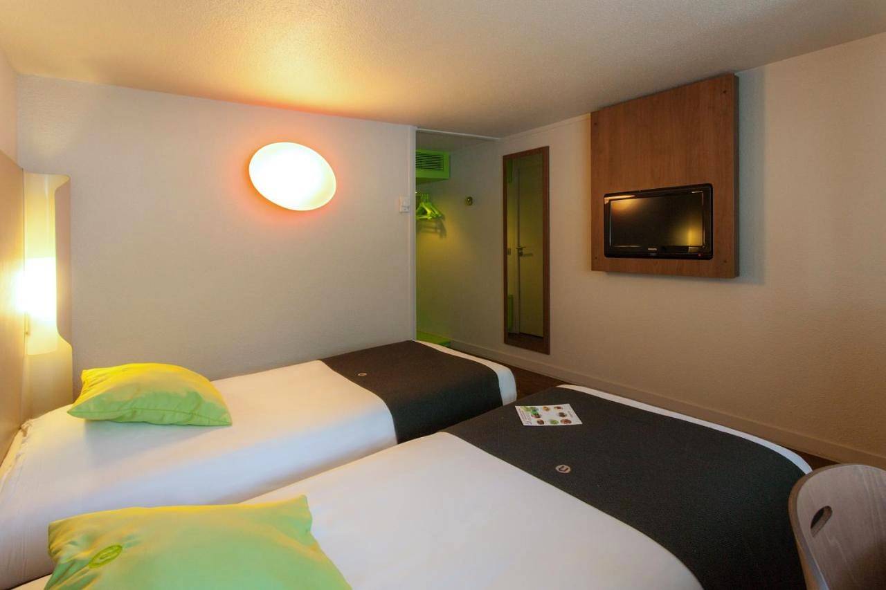 Standard Double Room with One Single Bed - Up to Ten Years in Joué-lès-Tours, Région de Tours