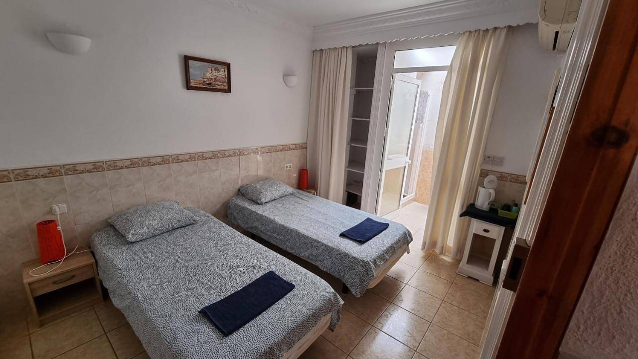 Twin Room with Shared Bathroom in Benalmádena Costa, Benalmádena
