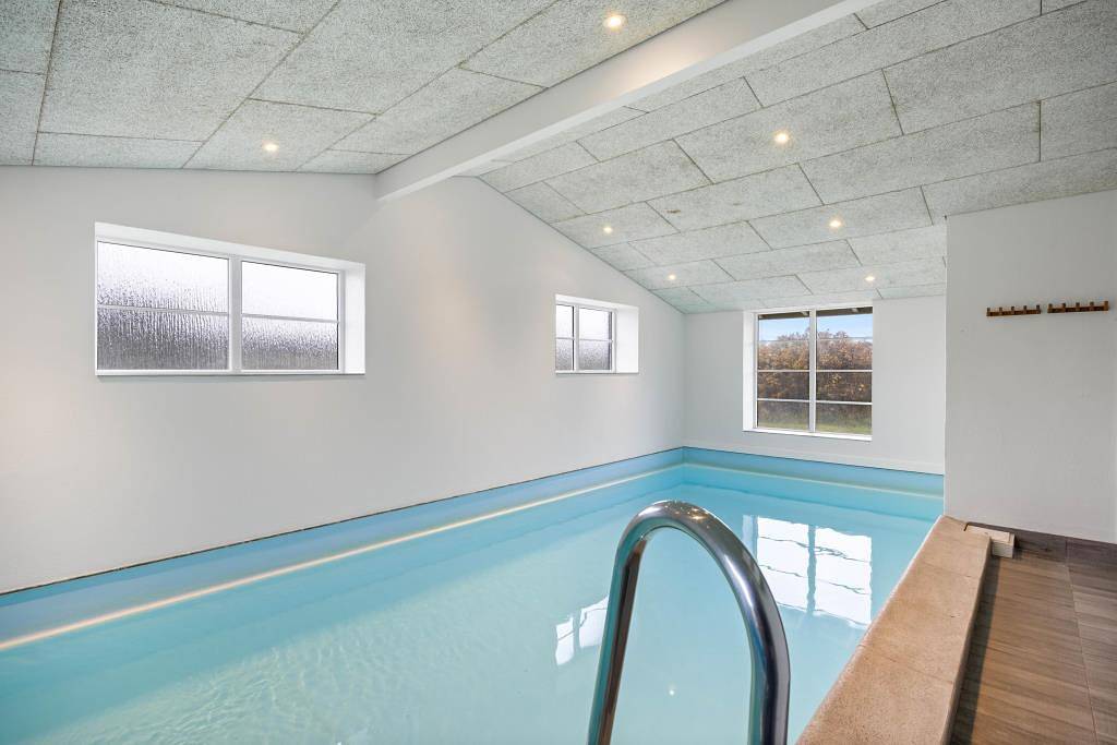 Schönes Ferienhaus mit Pool in Søndervig für 6 Personen in Søndervig, Holmsland Klit