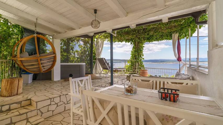 Ferienhaus für 5 Personen, mit Terrasse und Whirlpool - 1