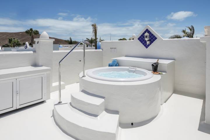 Beautiful Vacation Home “Privè Royal Villa” Close to the Sea with Pool in Fuerteventura