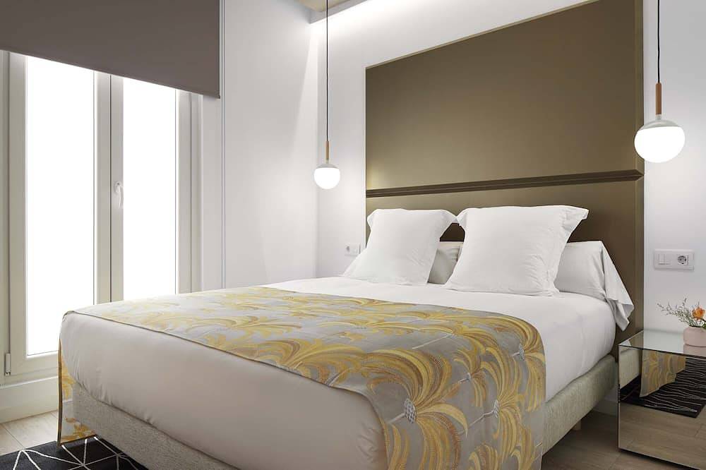 Entire apartment, Avenida Suite in Playa de la Concha, San Sebastian