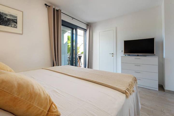 Ferienhaus für 4 Personen, mit Garten und Balkon in Krvavica - 3