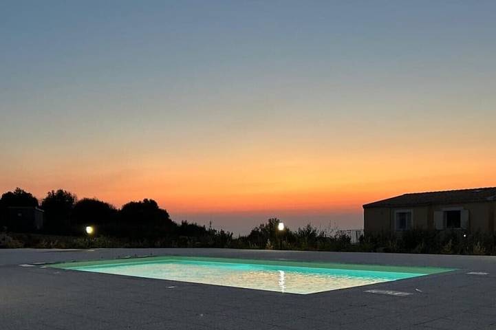 Apartamento para 4 personas, con piscina y jardín, Se admiten mascotas en Isola Rossa