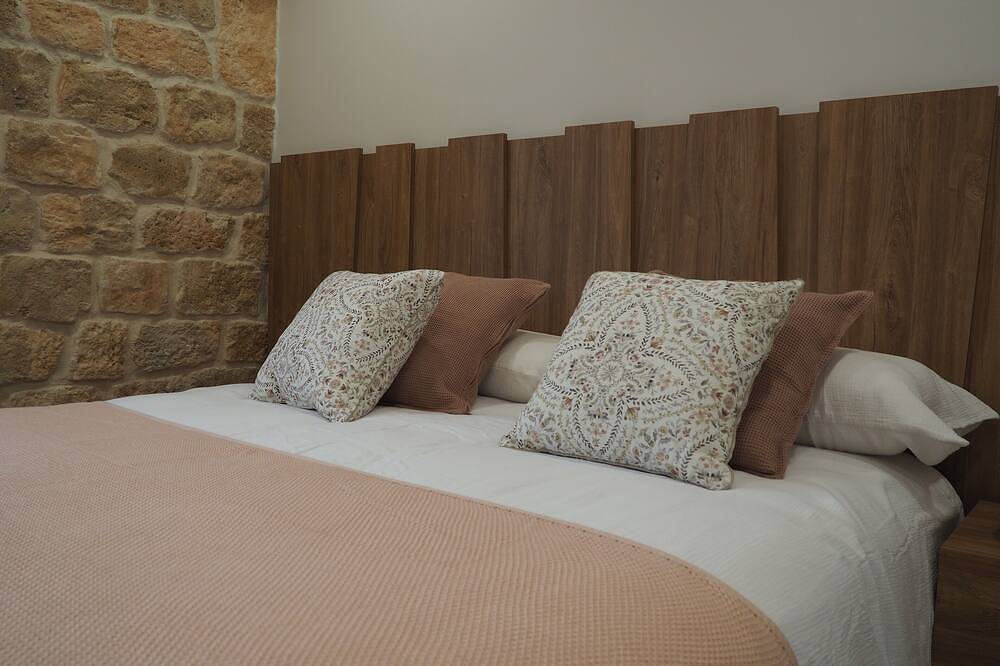 Rural House **** With heated swimming pool and hydromassage in the heart of the Palencia Mountains. in Triollo, Cordillera Cantábrica