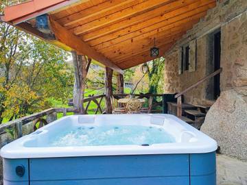 Maison de campagne pour 8 personnes, avec terrasse, animaux acceptés à Castro Laboreiro
