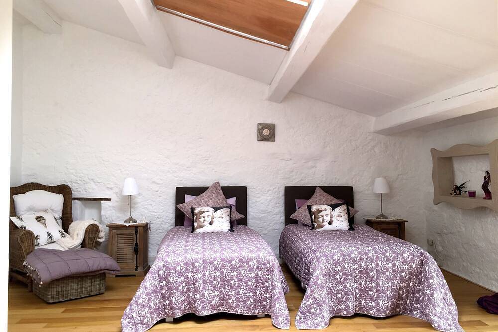 4 Chambres d'Hotes de charme avec piscine et Spa in Pouzols, Région de Lodève