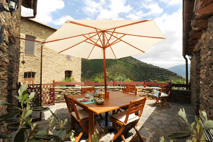 Gîte de la Terrasse de la Source in Jujols, Parc naturel régional des Pyrénées catalanes