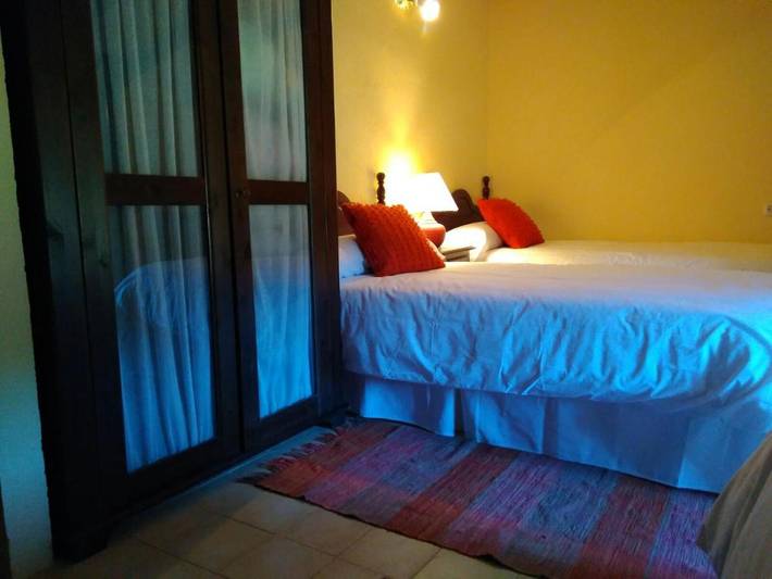 Casa rural para 6 personas, con jardín y vistas en Fuenteheridos - 4