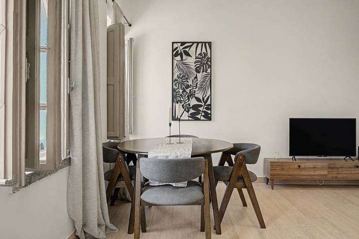Ganze Wohnung, Apartment 'Casa Autentica 1933' mit privatem Balkon in Kos Stadt, Kos