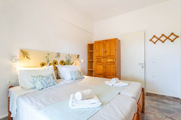 Hel lejlighed, Apartment '2' with Sea View, Wi-Fi and Air Conditioning in Agios Georgios, Korfu