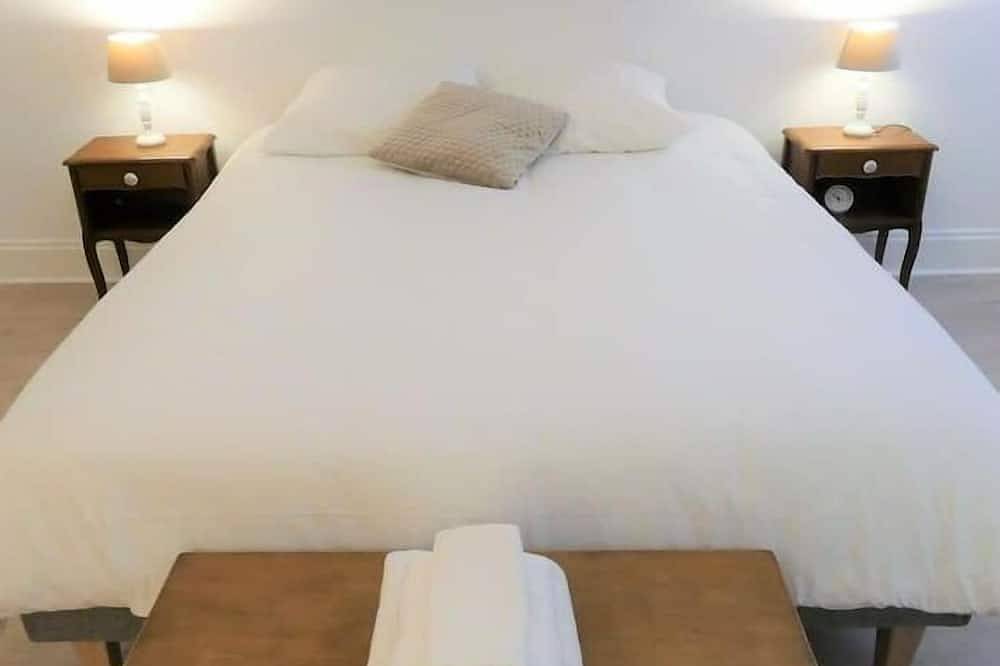 Entire apartment, Elegant apartment in the center of Tournon sur Rhône in Tournon-sur-Rhône, Tournon-sur-Rhône region