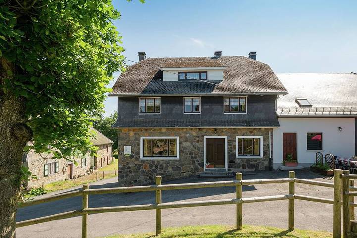 Location de vacances pour 10 personnes, avec Terrasse et Jardin à Amblève