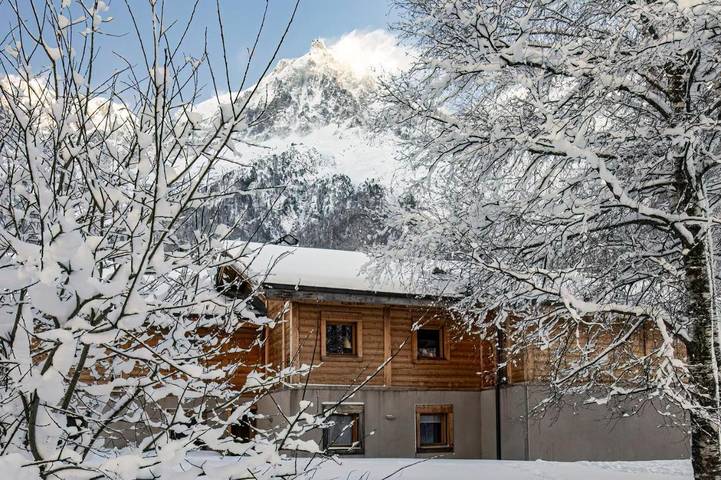 Gîte pour 10 personnes, avec jardin ainsi que jacuzzi et sauna dans Les Bossons - 2