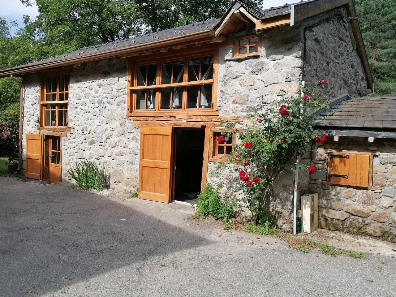 La Grange du Lys in Siguer, Parc naturel régional des Pyrénées ariégeoises