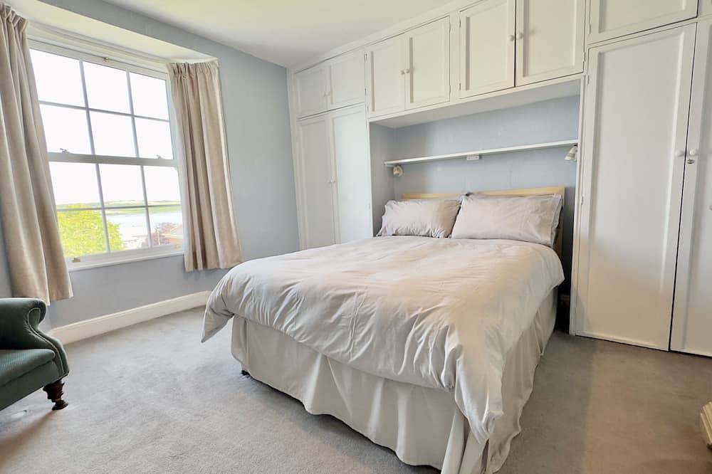 Coswarth Cottage  -  a character property that sleeps 6 guests  in 3 bedrooms in Padstow, Cornwall