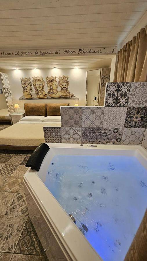Chambre d’hôte pour 2 personnes, avec vue et balcon à Giardini-Naxos