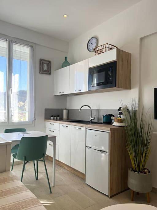 Gîte pour 2 personnes, avec vue dans Plage des Sablettes - 4