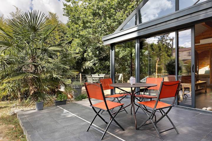 Habitación con sauna cerca de Vichy – Piscina compartida, Wi-Fi y aire acondicionado in Saint-Rémy-en-Rollat, Región de Vichy
