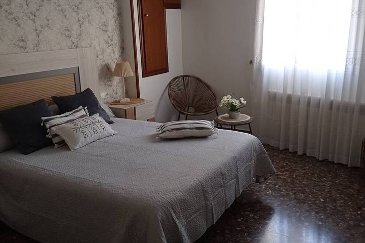 Ganze Wohnung, Holiday apartment located halfway between Dinopolis And Albarracin in Cella, Teruel und Umgebung