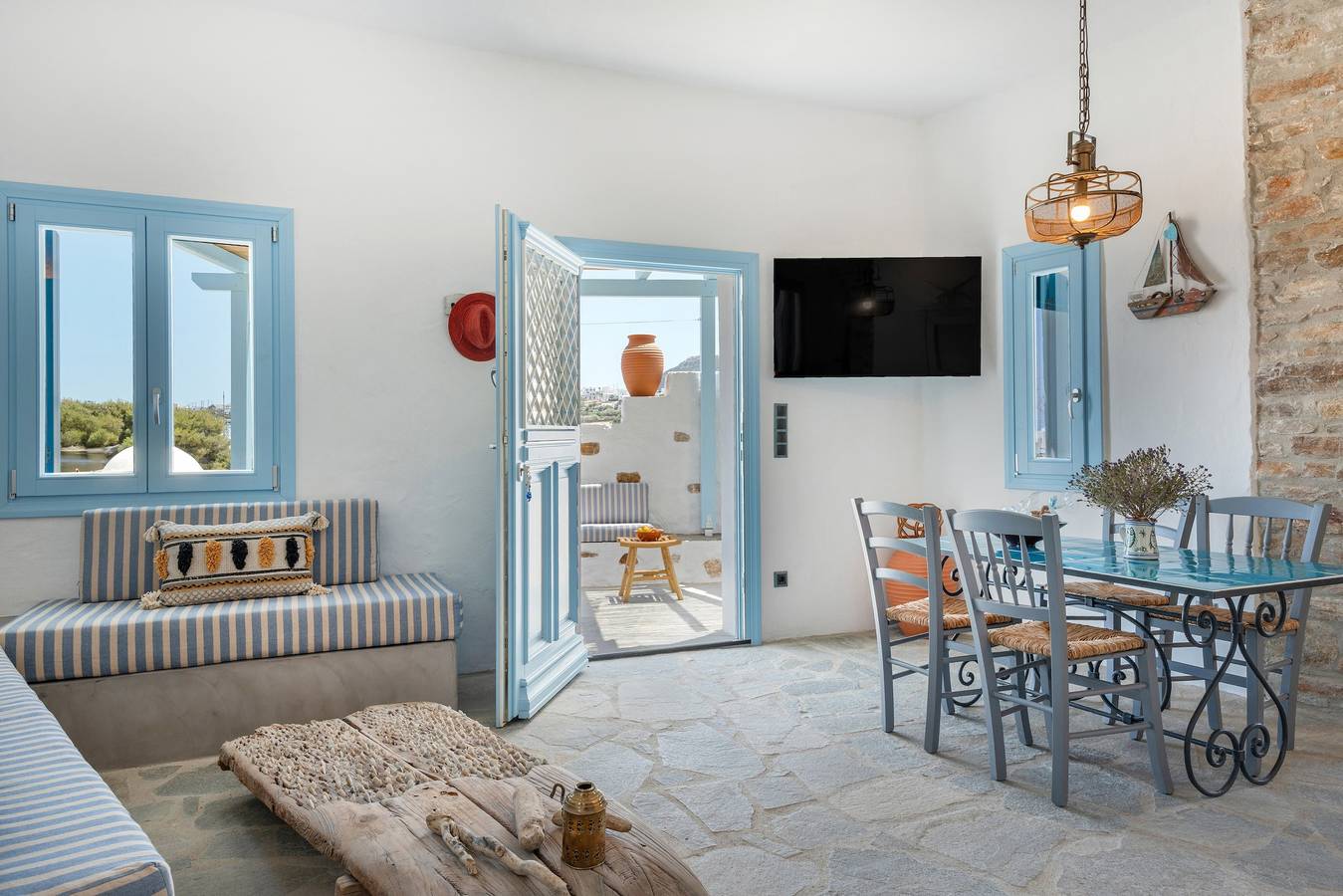 Holiday Home 'Sylvia's Home' with Sea View, Wi-Fi and Air Conditioning in Apollonia, Cyclades