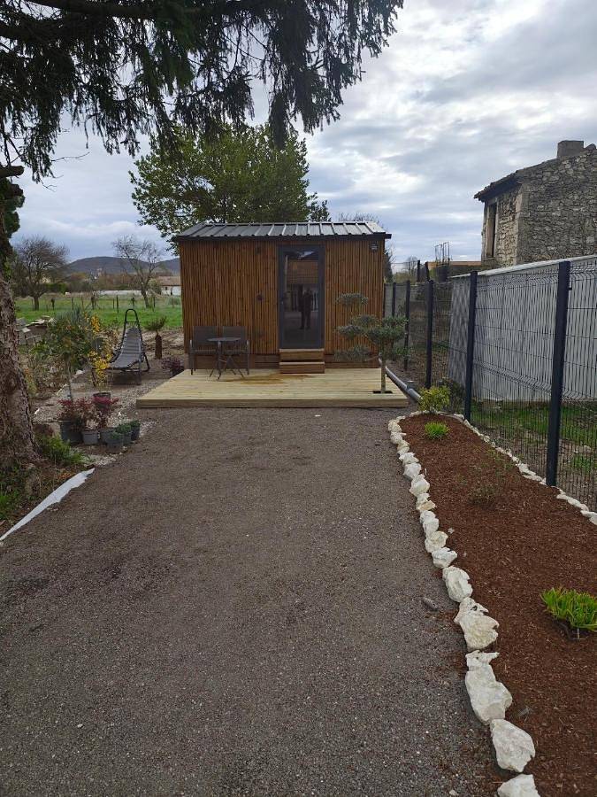Location de vacances pour 2 personnes, avec Terrasse et Jardin à Cruas - 4