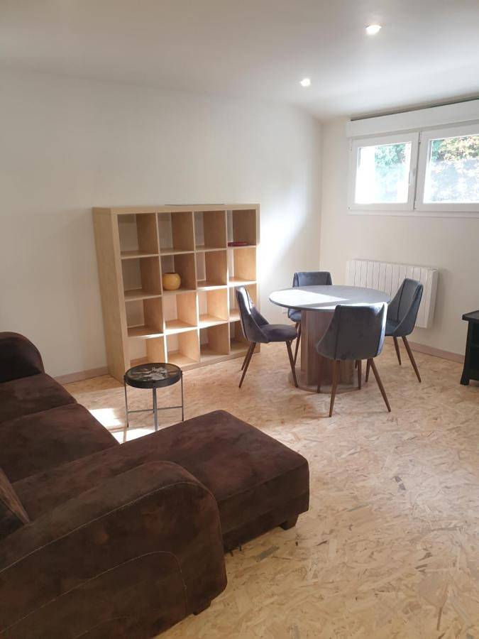 Appartement entier, Two-Bedroom Apartment in Baume-les-Dames, Jura Francais