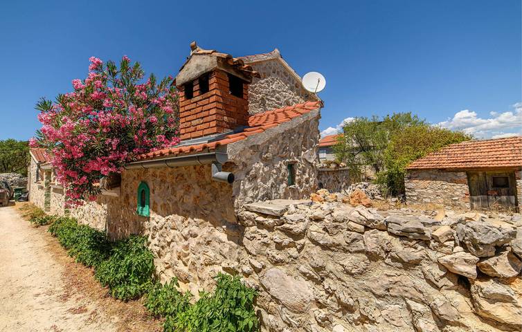 Ferienhaus für 4 Personen, mit Terrasse in Sibenik - 2