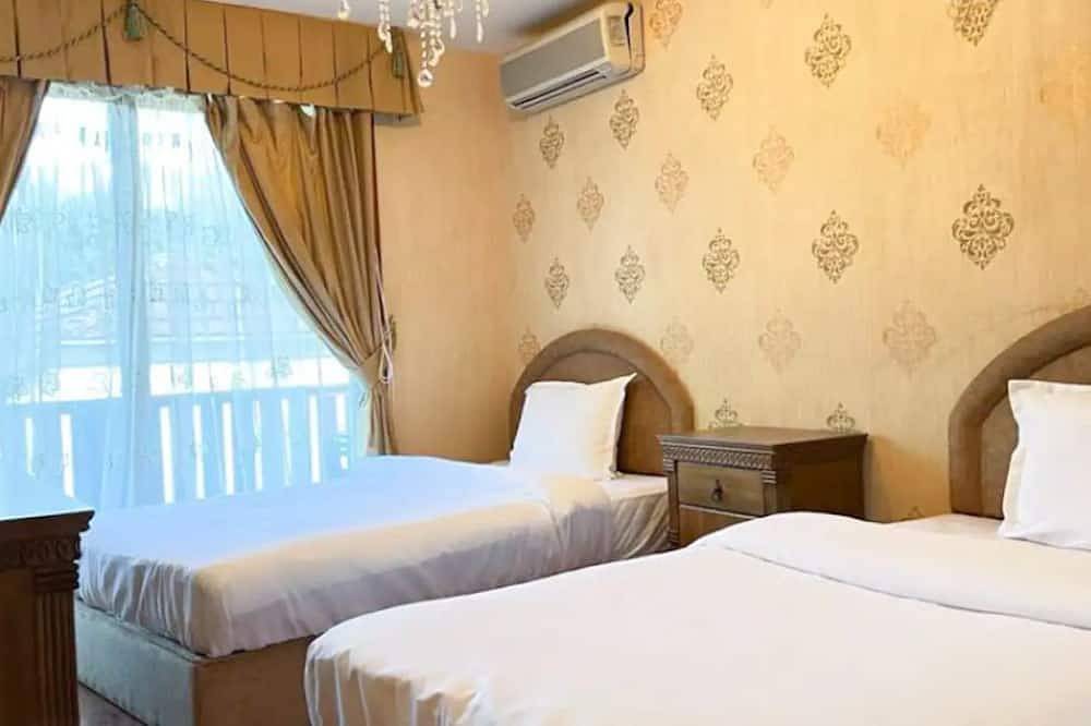 Big Family/Ac/garden/17m>Geneva/walk>center/Tennis in Divonne-les-Bains, Gex