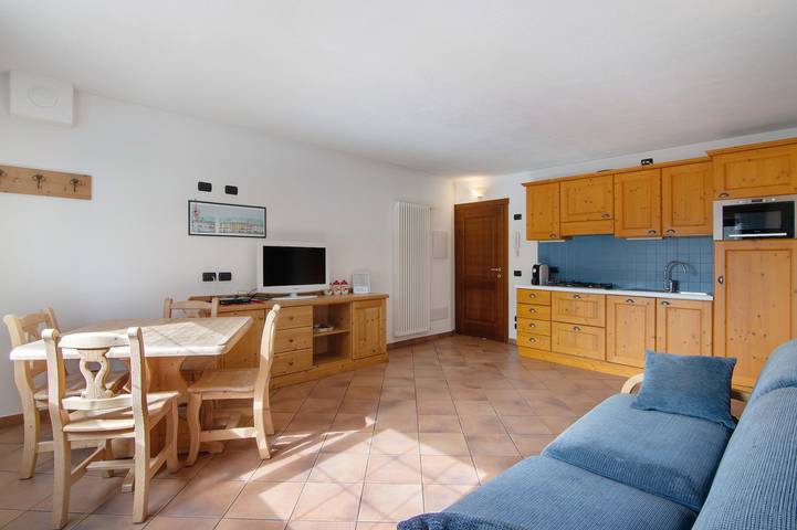 Hotel Apartamento "Residence Larice Bianco N5" com vista para a montanha e terraço partilhado in Fraciscio, Campodolcino