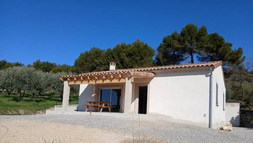 Location de vacances pour 6 personnes, avec piscine ainsi que vue et terrasse à Venterol - 4