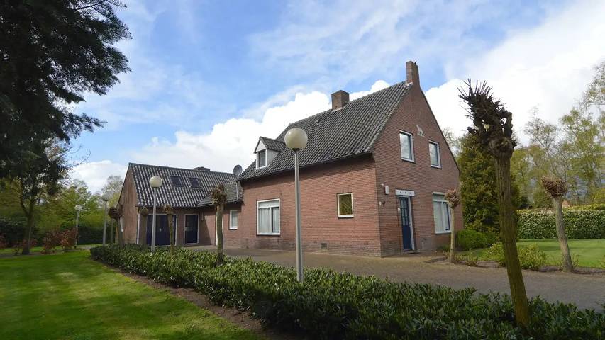 Vakantiewoning voor 17 personen, met tuin in Valkenswaard
