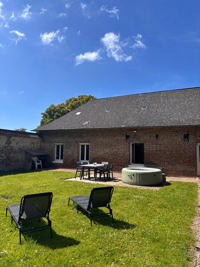 Location de vacances pour 5 personnes, avec jacuzzi et jardin à Étalondes