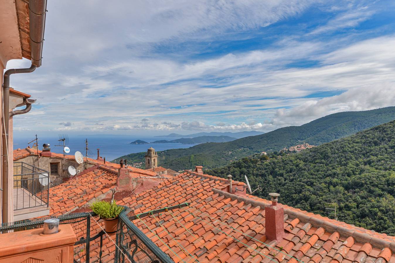 Ganze Wohnung, Apartment 'Nadine – Zweizimmerwohnung im Zentrum' mit Balkon und Klimaanlage in Marciana, Elba