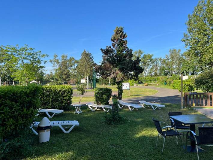 Location de vacances pour 4 personnes, avec terrasse ainsi que jardin et vue à Biesheim - 3
