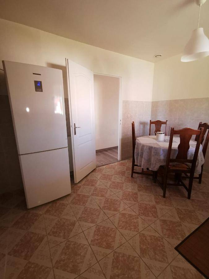 Location de vacances pour 2 personnes, avec jardin et terrasse, animaux acceptés à Le Taillan-Médoc - 2