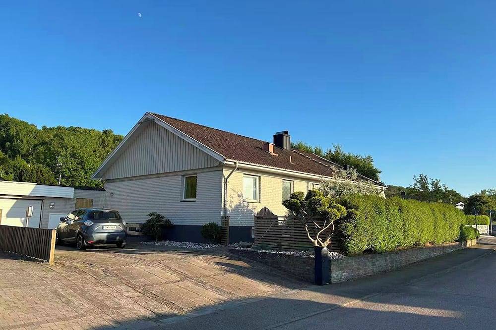 Cozy family-friendly house in Båstad in Bastad, Skane