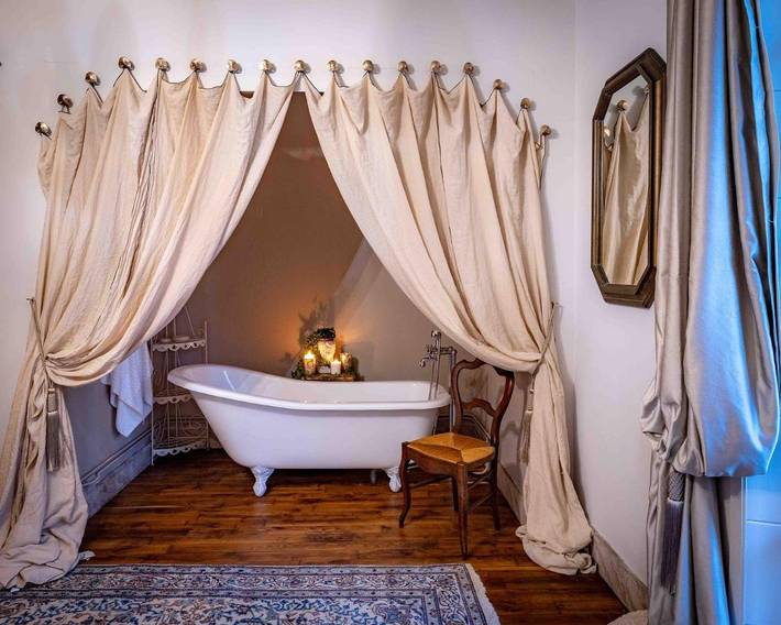 Location de vacances pour 2 personnes, avec jardin ainsi que vue et piscine à Sainte-Sévère-sur-Indre - 4